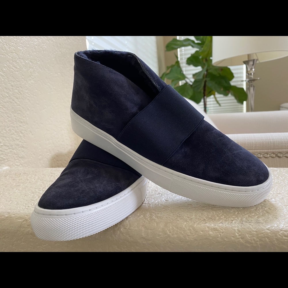 New Via Spiga Genuine Shearling Lined Sneakers